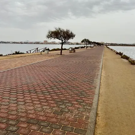 Stylish 1-Bed Apt, Walk To Beach & Amenities Apartamento *